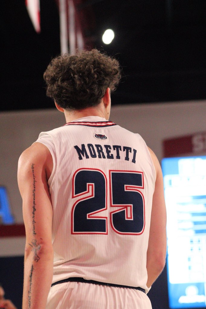 FAU_Night_Owls's tweet photo. 1st Half 📸📸 @blakequilleon https://t.co/6QTTkOuGbd