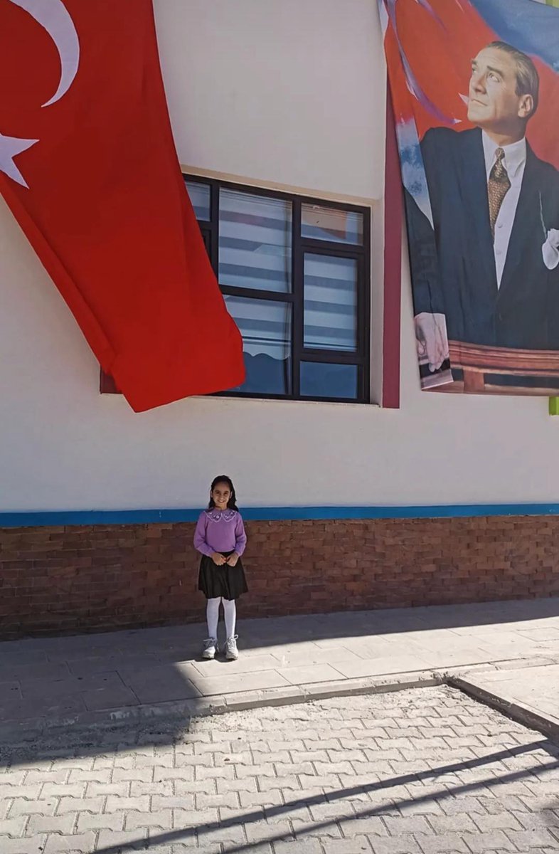 3/C sınıfımızdan Belinay Yıldıram'a teşekkür ederiz...
Harikasın 👏👏👏👏
#bayrağım #bayrak #bayrakaşkı 
Sarsılmaz Yarınlar İçin...
#yaşayanokulgüneykenti̇lkokulu 
<a href="/elazig_valiligi/">T.C. Elazığ Valiliği</a> <a href="/tcmeb/">Millî Eğitim Bakanlığı</a> <a href="/elazigmem/">Elаzığ İl Мillî Eğitim Müdürlüğü</a>