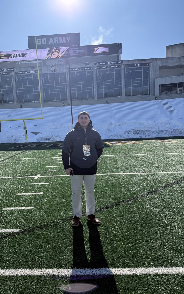 LukeFoisset's tweet photo. Great visit to Army West Point. First-class facilities, great people, and a culture that stands out. My parents loved it as well. Thankful for the opportunity.@CoachJohnLoose @Coach_Burks @CoachJeffMonken @Coach_Worley @MikeViti @_jam_iii34 @PRZcory @hoopsmbd @KDJmedia1 @VMHS_Athletics_ @CoastRecruits @LIBLITZ #Tradition #History