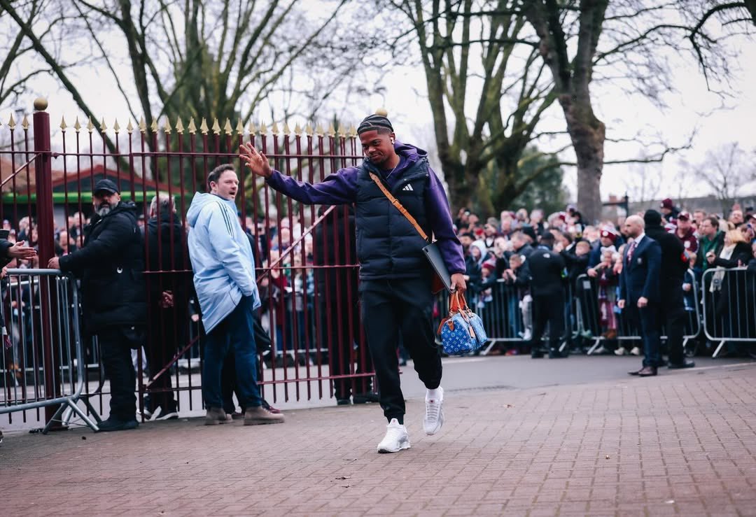 Leon Bailey via IG 📸 “Today was not our day but I’m grateful for the warm welcome back Villa Park. Reset and we go again. 🦁💜”