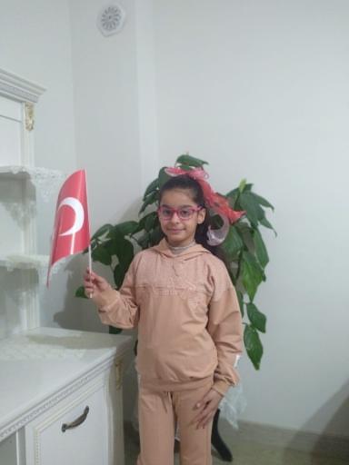 3/A  sınıfımızdan Asmin Bayer'e teşekkür ederiz...
Harikasın 👏👏👏👏
#bayrağım #bayrak #bayrakaşkı 
Sarsılmaz Yarınlar İçin...
#yaşayanokulgüneykenti̇lkokulu 
<a href="/elazig_valiligi/">T.C. Elazığ Valiliği</a> <a href="/tcmeb/">Millî Eğitim Bakanlığı</a> <a href="/elazigmem/">Elаzığ İl Мillî Eğitim Müdürlüğü</a>