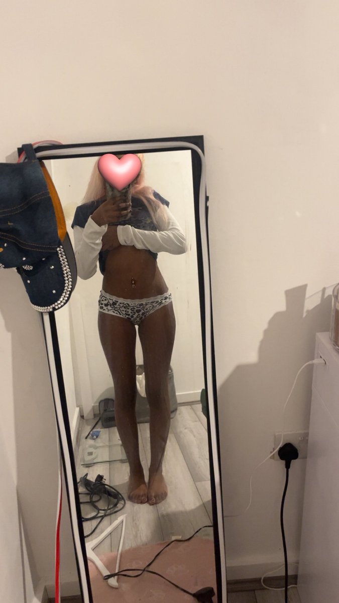 MySpace_Crafts0's tweet photo. #bodychecktwt I mean I see a lil sum https://t.co/rElGKnkBd9