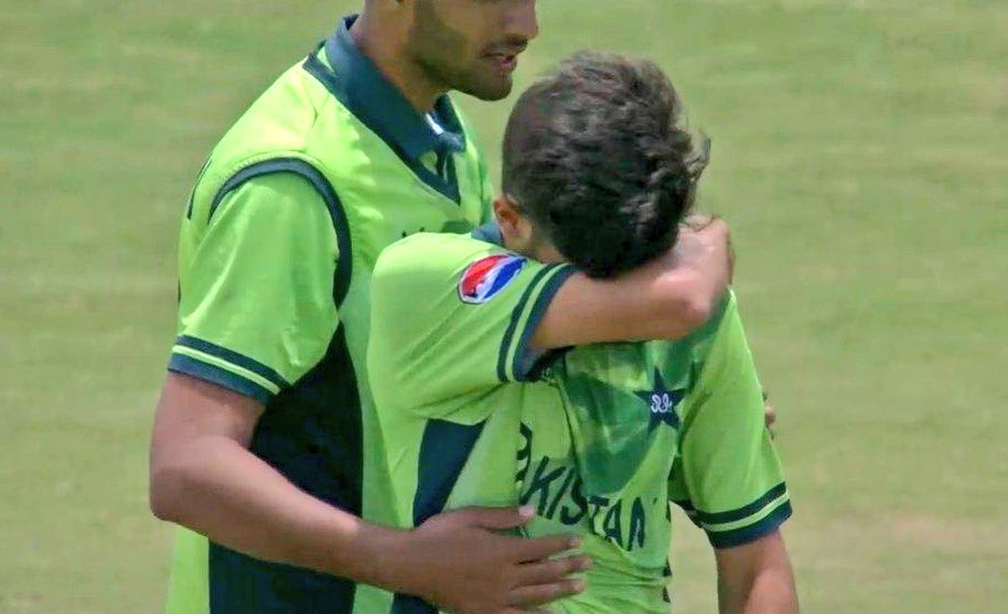 पाकिस्तान मैदान छोड़कर भागा 
#ICCT20WORLDCUP 
#INDvsPAK