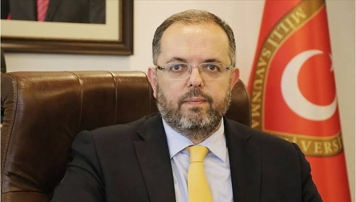 NewsTurko's tweet photo. "Anayasada şu an '40 yerde Türk kelimesi geçiyor' diye eleştiri getirenler, Alman anayasasına baksınlar. Alman kelimesi 52 yerde geçer. Bu toprakları Türkiye yapan Türk isminden niçin rahatsız oluyorsunuz?"

— Erhan Afyoncu https://t.co/2vzmyS4oUc