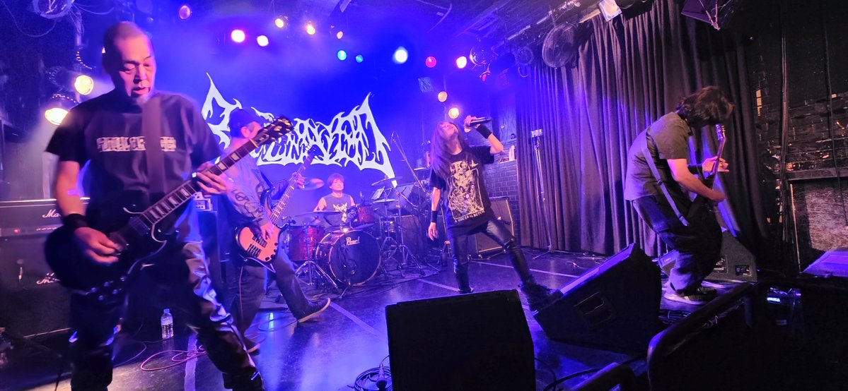 hidead3's tweet image. おはようございます

ラストのBEREAVED🔥
激アツなメロデス/スラッシュを堪能‼️
刻み🎸がめっちゃカッコいい
リンガニ&amp;amp;BEREAVED観れて最幸の1日でした🤩

今週も宜しくお願いします🤘