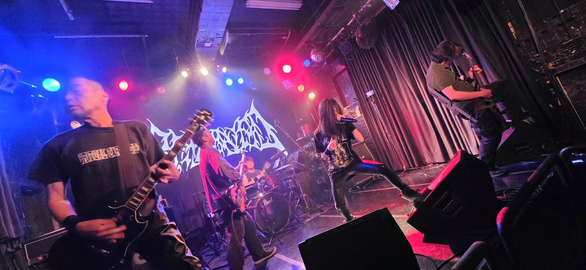 hidead3's tweet image. おはようございます

ラストのBEREAVED🔥
激アツなメロデス/スラッシュを堪能‼️
刻み🎸がめっちゃカッコいい
リンガニ&amp;amp;BEREAVED観れて最幸の1日でした🤩

今週も宜しくお願いします🤘