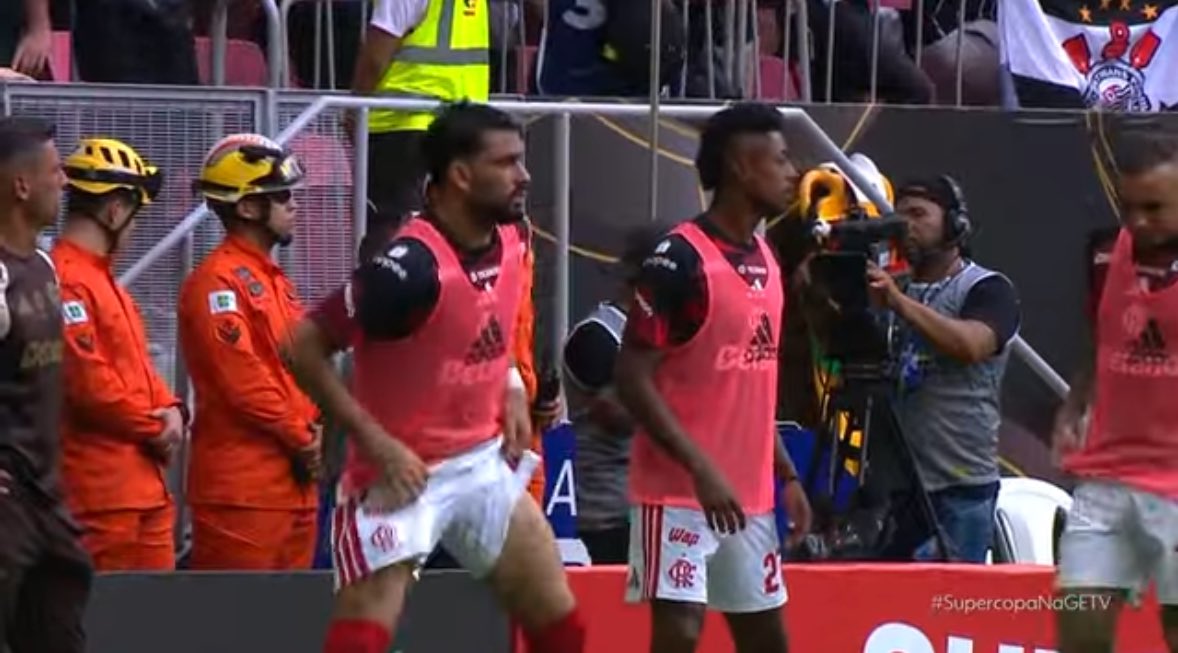 alxnisy's tweet image. ahhh entao isso que é aposta combinada?