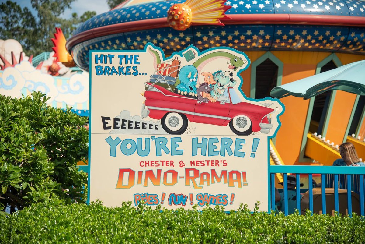 Sammyland6's tweet photo. I alway thought these illustrations were adorable even if they felt non-Disney https://t.co/j0nUi8B3VU
