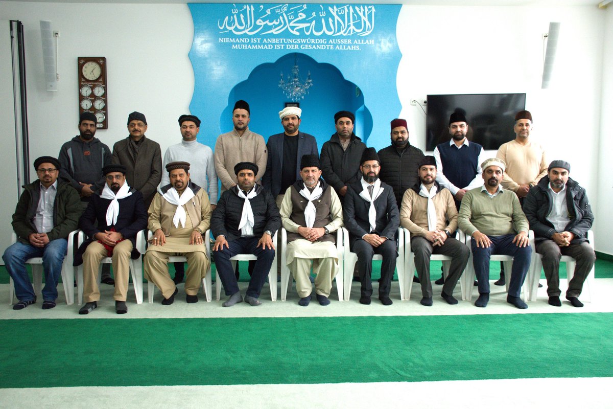 ansarullahDe's tweet photo. Das Treffen von Sadr Sahib Majlis Ansarullah mit den Zuama-e-Majalis der Illaqa Württemberg sowie das Willkommensprogramm für neue Ansar der Illaqa Württemberg fanden heute in der Qamar Moschee in Weil der Stadt statt.
#AnsarullahDe https://t.co/xgtDWqwpjw