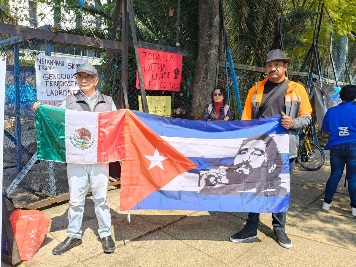 📢🇲🇽🇨🇺Hoy #México marcha por #Cuba y por su propio derecho a caminar con las naciones hermanas.

Ninguna correa ni amenaza imperial le arrebatará la autonomía a nuestro corazón que late con el del pueblo #cubano.

#AméricaLatina soberana, libre y #antifascista

#CubaVencerá