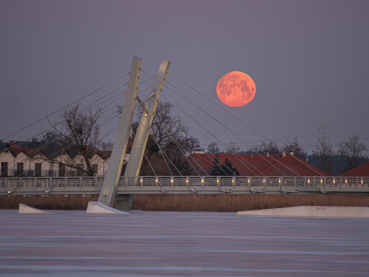 Zachód Księżyca w fazie 99% nad Jeziorem Kórnickim, 1.02.2026 :)
