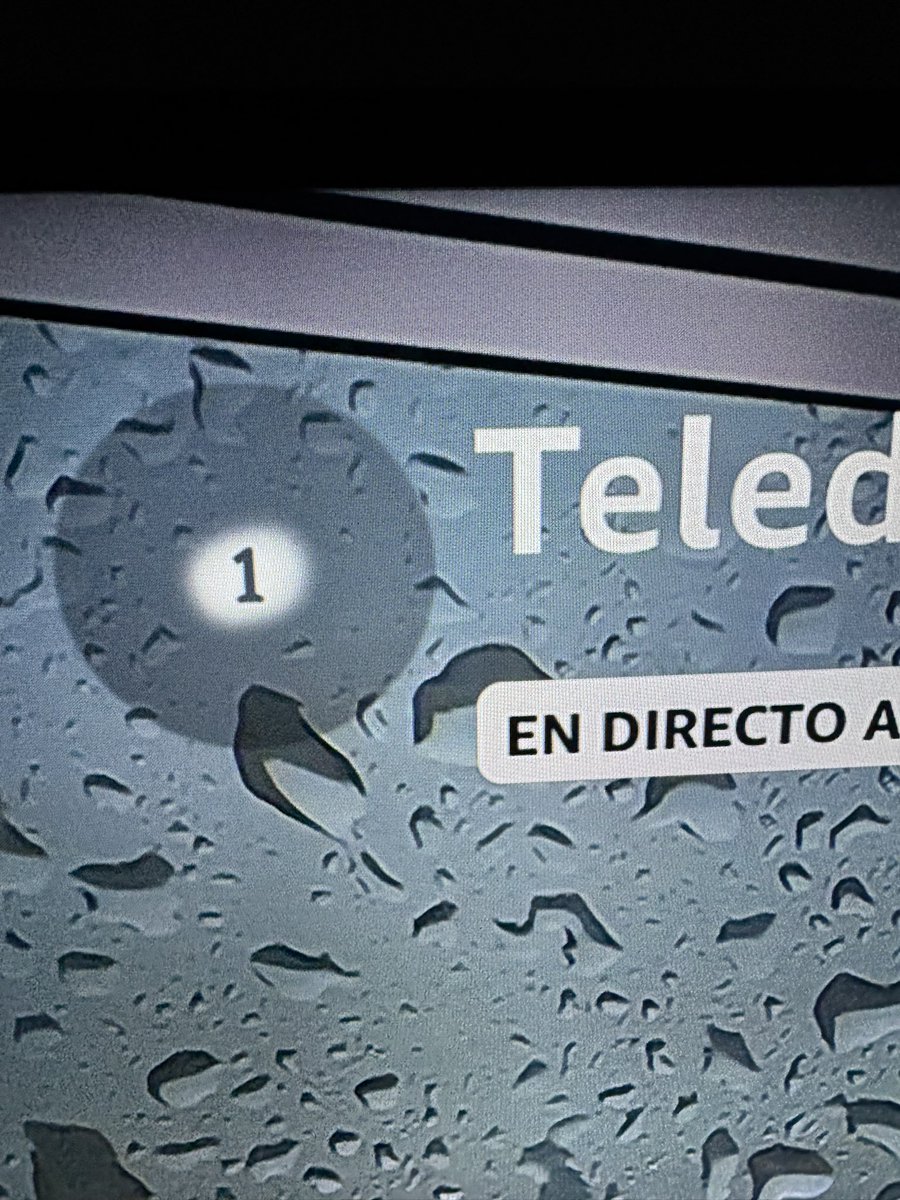 cristofj's tweet photo. Me pregunto si en @RTVE_Com y en @mediasetcom serán conocedores de este fallo de los canales en directo de @PrimeVideoES donde en el Frame del @telediario_tve sigue apareciendo @cfranganillo. Además de que la mosca de @La1_tve, en la zona superior, sigue siendo la antigua. https://t.co/4EhKFigsWW