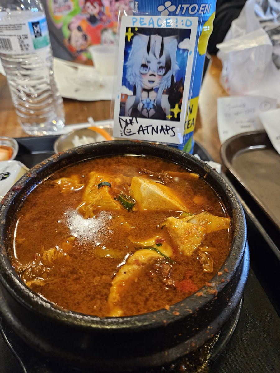 sepiaholic's tweet photo. PEACE ! :D and soft tofu!
#catnyaps https://t.co/4RLrUye4HF