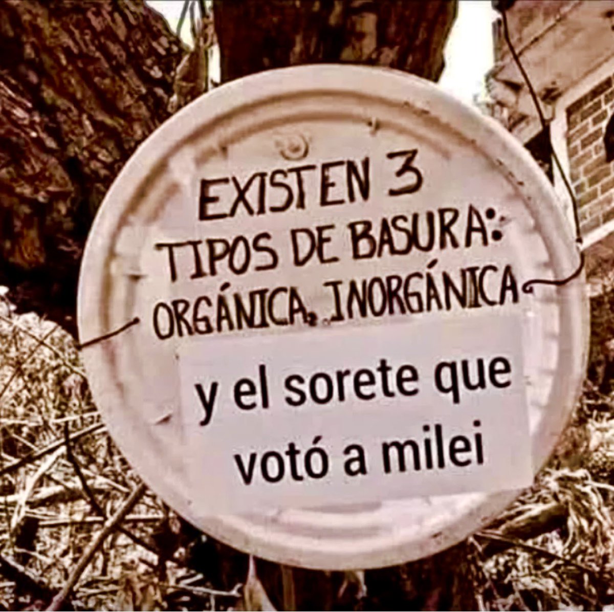 Aún estamos rodeados de basuras😩👊