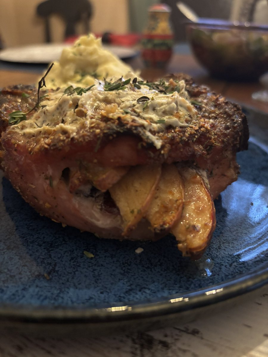 GoodstuffMrs's tweet photo. Dinner: Apple, cranberry, thyme, &amp; herb goat cheese stuffed chops with homemade mashed potatoes and salad w/ homemade blue cheese vinaigrette dressing 😋 https://t.co/DxfZce3rh1