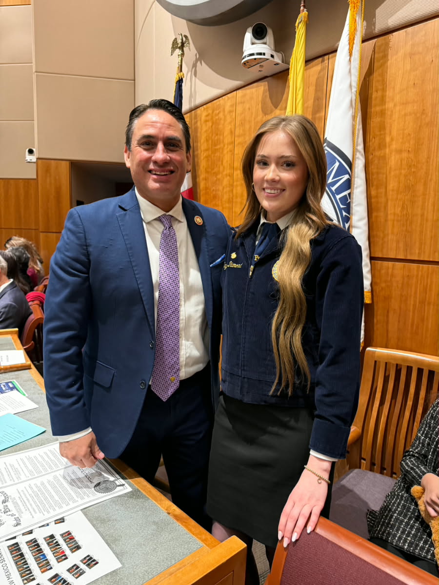 LtGovMorales's tweet image. How time flies! I was visited by Cayden Diamond this week during #FFA Day at the Roundhouse. She is the President of Hot Springs H.S. senior class &amp;amp; is a daughter of NM Senator Crystal Diamond Brantley.  And here’s a photo of me &amp;amp; Cayden when she was 5th grade Class President.