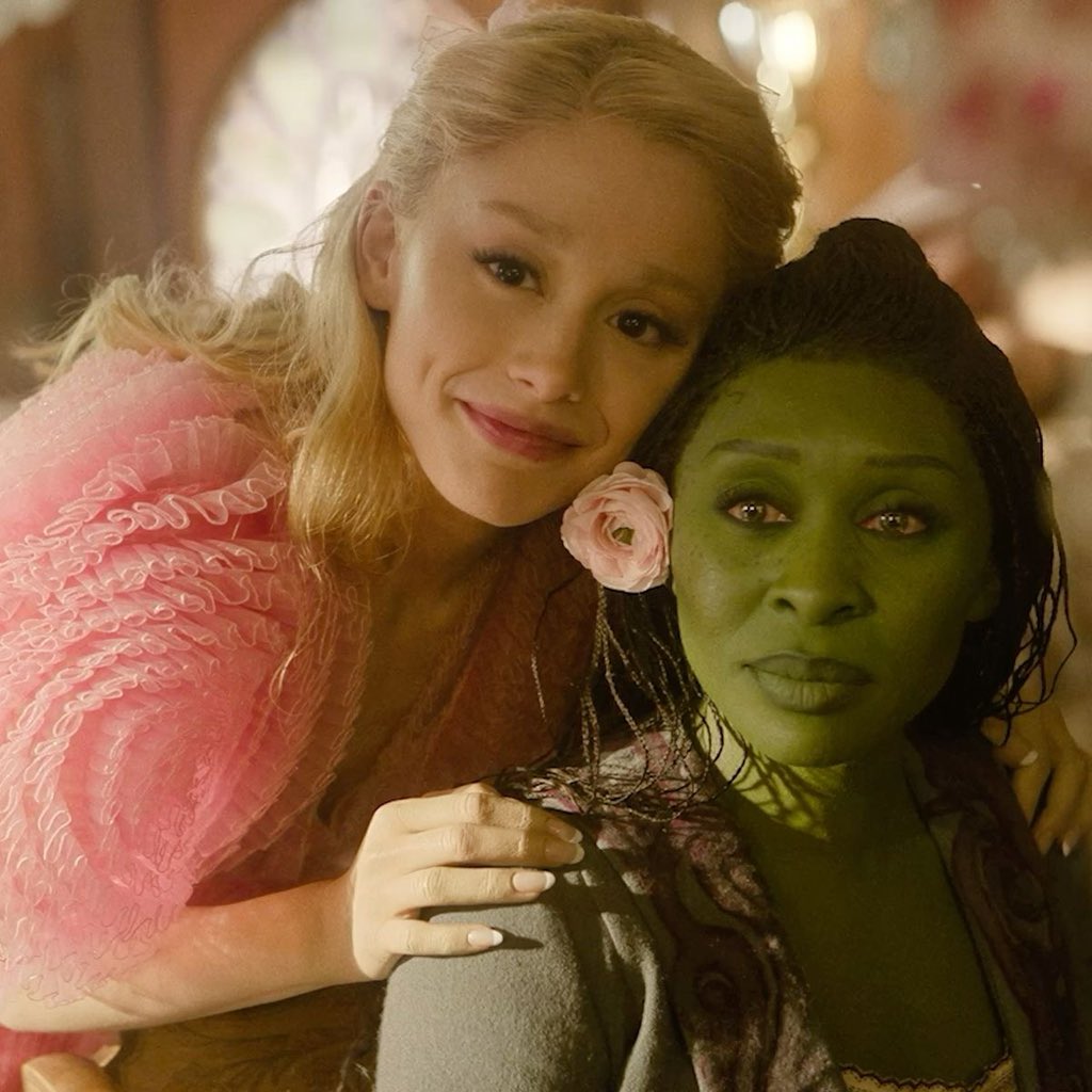 pop_insider 🤍🖤 tweet media