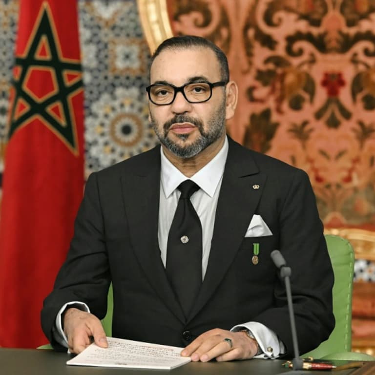 Incroyable 🚨🚨🚨 Mohammed VI, roi du Maroc, apparu plus de 2 370 fois dans les fichiers du milliardaire pédocriminel. Son conseiller personnel, Taïeb Fassi Fihri, n’est pas en reste : il a foulé à plusieurs reprises l’île maudite d’Epstein, complice silencieux d’un commerce