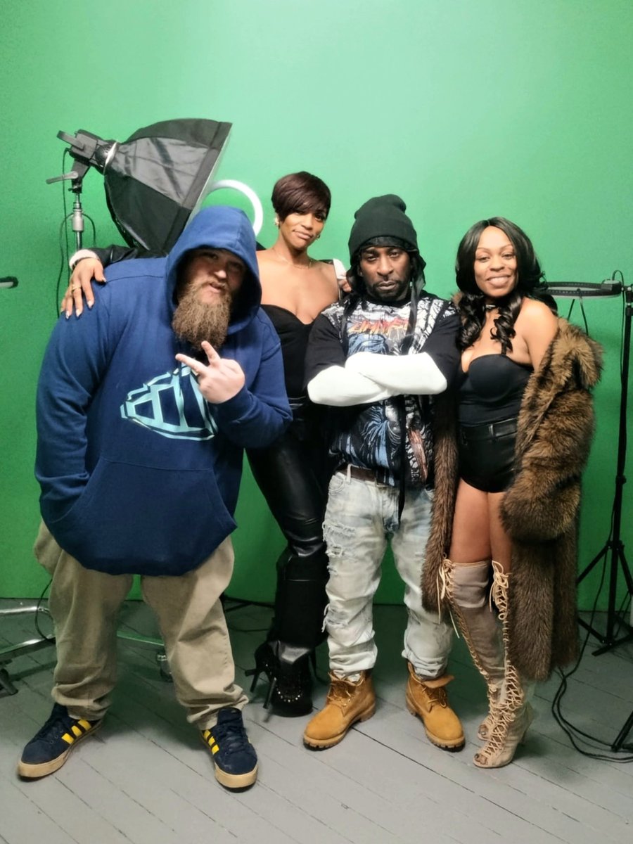 #WEBUSSN video shoot was a success‼️🎯 S/O Cahl Benecchi, Amaryllis Belladonna, Keyanna Williams &amp; Sultan H Beats for making this video pop for me 💣✅️ Really appreciate yall fr ✊🏾🙏🏾 #live #love #life #DROCasso #MassMovement #Panlyfe