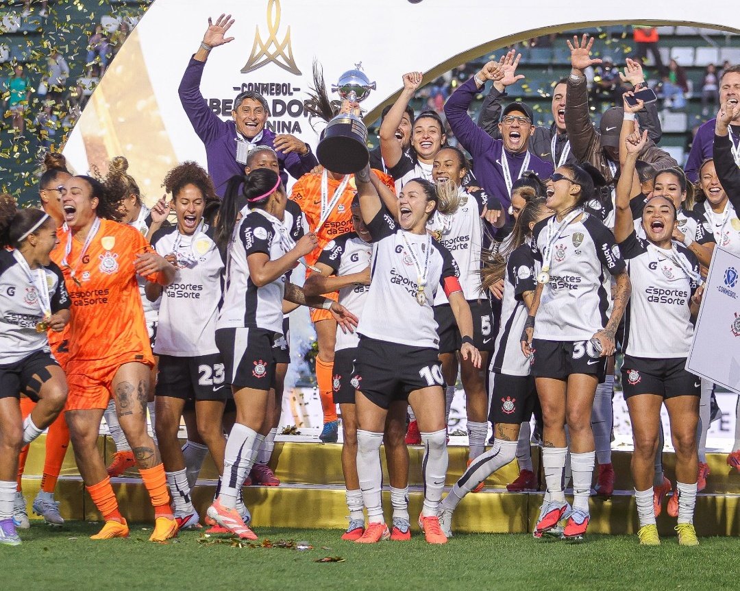 ruanrlx's tweet image. O Corinthians feminino é vice campeão mundial!

O que as brabas fizeram, ficará para a história. 

QUE ORGULHO!!!