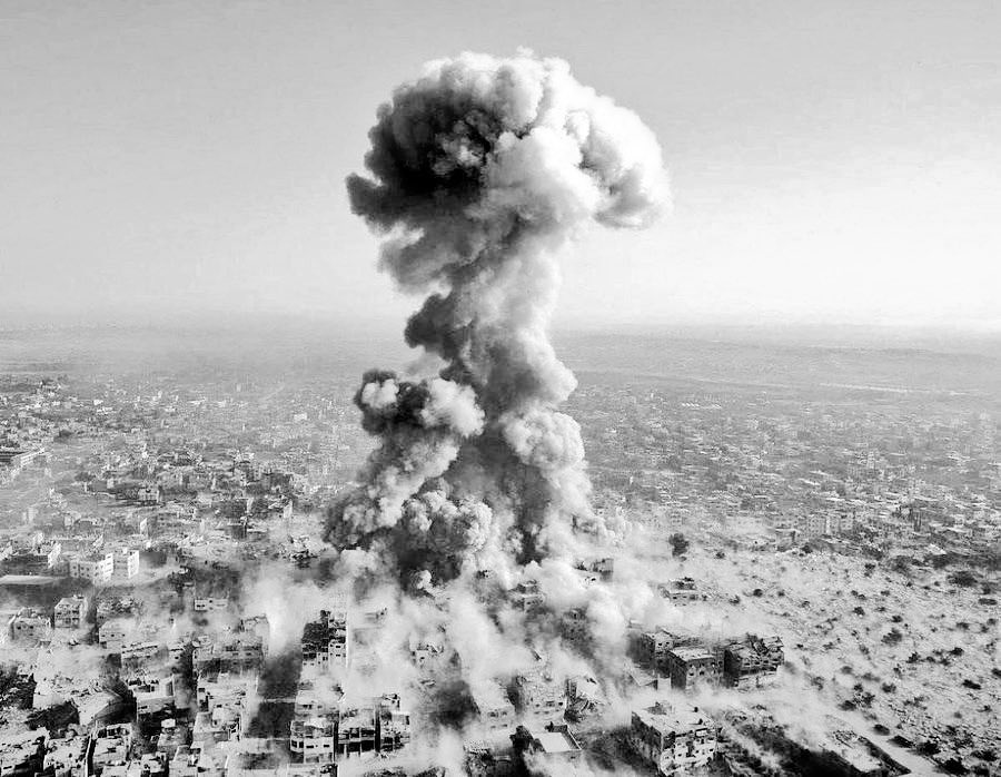 mhdksafa's tweet image. This is not Hiroshima, this’s Gaza

Gaza is nearly 3 times smaller than Hiroshima, and Israel dropped ~200,000 tonnes of explosives, equivalent of ~14 ATOMIC BOMBS, on Gaza in 2 years.

Don't stop talking about Gaza as if your life depends on it, because their lives depend on it!