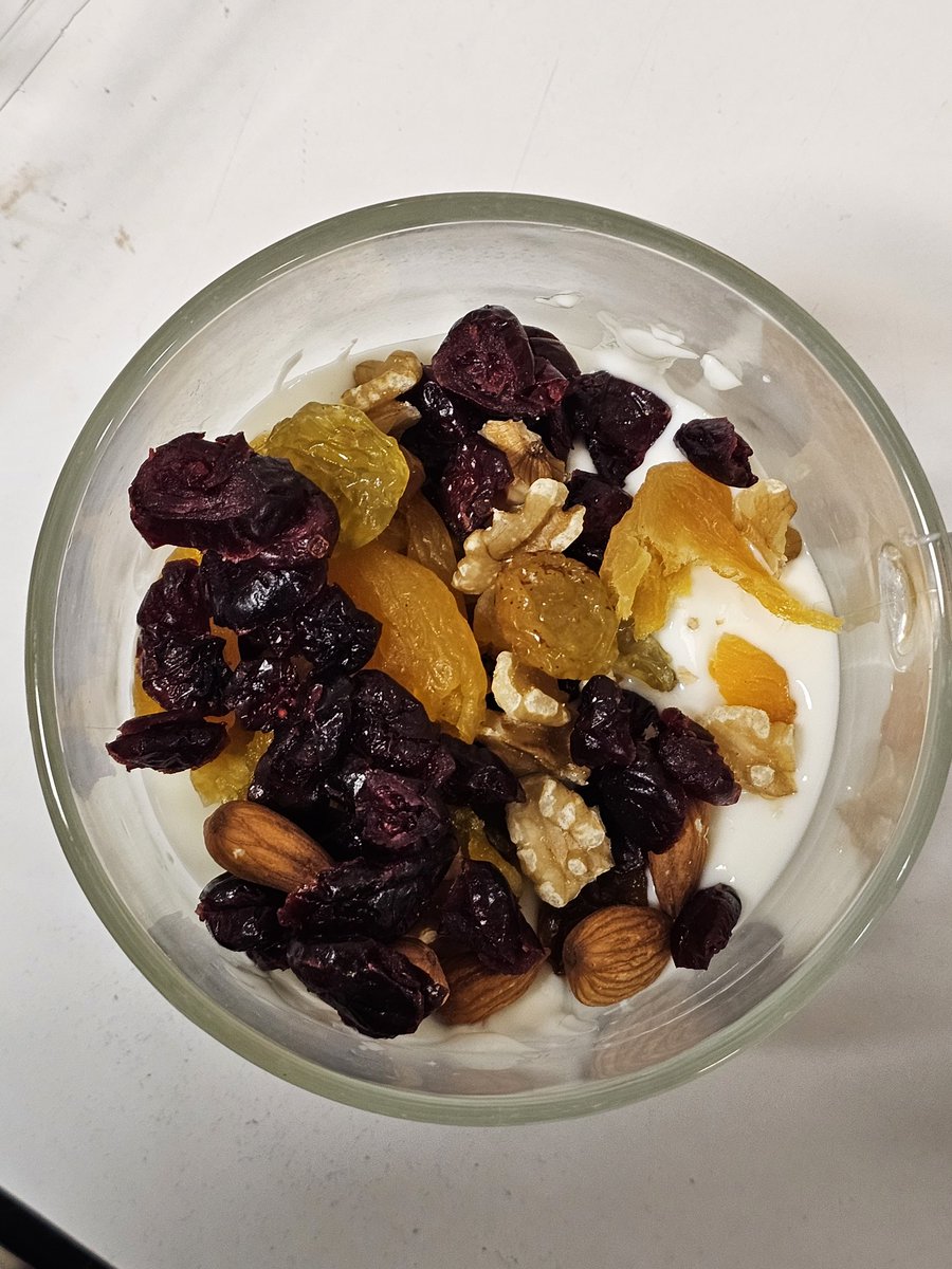 טוב בשבט זה פשוט החג של היוגורטים