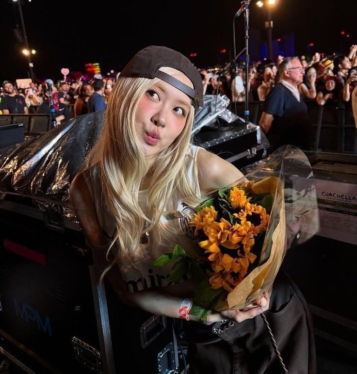 itz_kmx's tweet photo. No importa lo que pase esta noche, siempre estaré orgullosa de lo lejos que has llegado y lo mucho que has logrado, te amo mi chica número uno. 🩷

#ROSÉ #GRAMMYs https://t.co/ISMXkIPajc