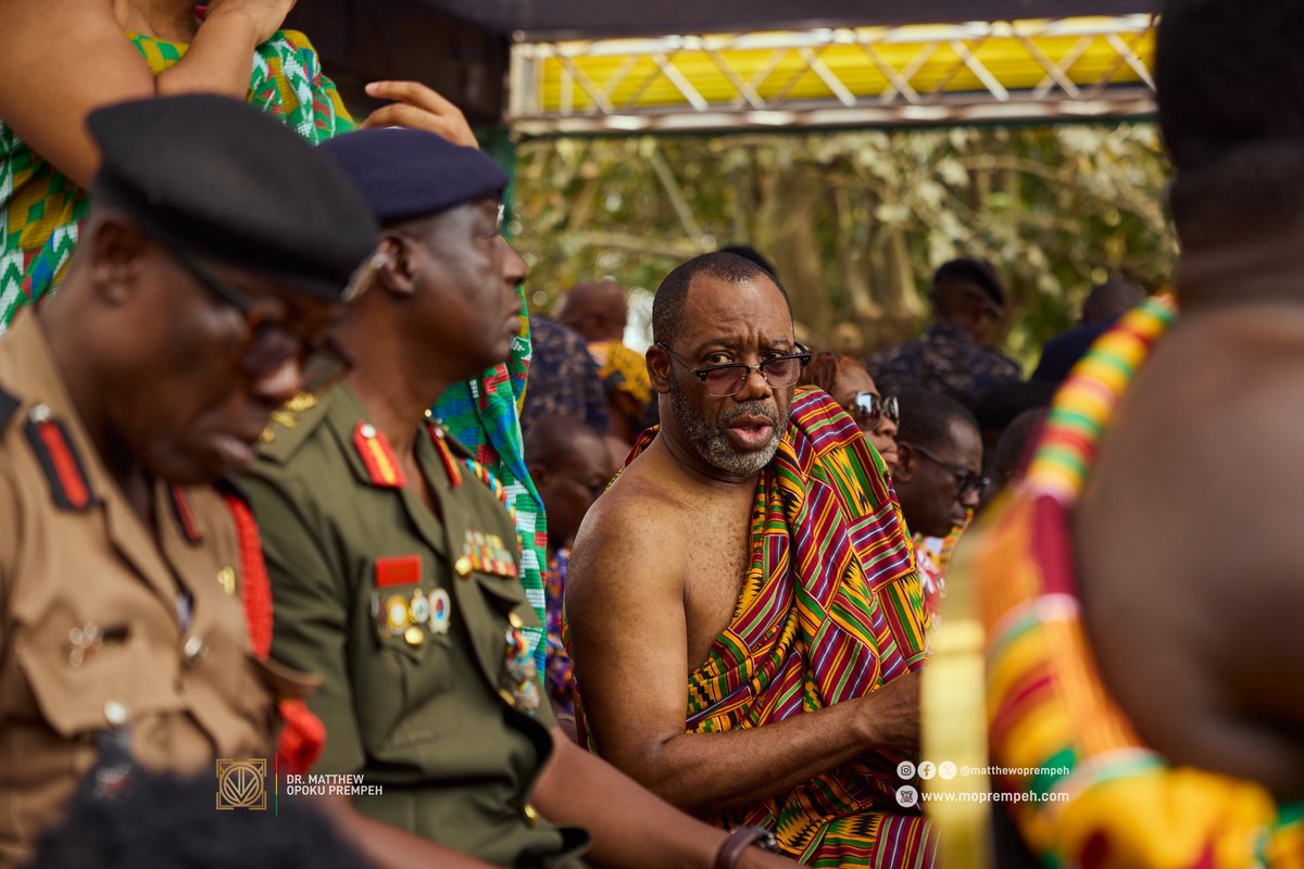 MatthewOPrempeh's tweet photo. I was at the Manhyia Palace today to celebrate the first Akwasidae of the year with Asanteman, and Otumfuo Osei Tutu II.

It was a beautiful and colourful ceremony that once again highlighted the richness and elegance of Asante culture. The Royal Ladies of the Ghana Police Service also mounted an impressive display, adding grace to the occasion.

Me ma mo nyinaaa Adae Tɔkye ooo!

#Akwasidae #ManhyiaPalace #Asanteman #OtumfuoOseiTutuII #AsanteCulture #CulturalHeritage #TraditionAndIdentity #WithOurOwnHands #HopeForGhana