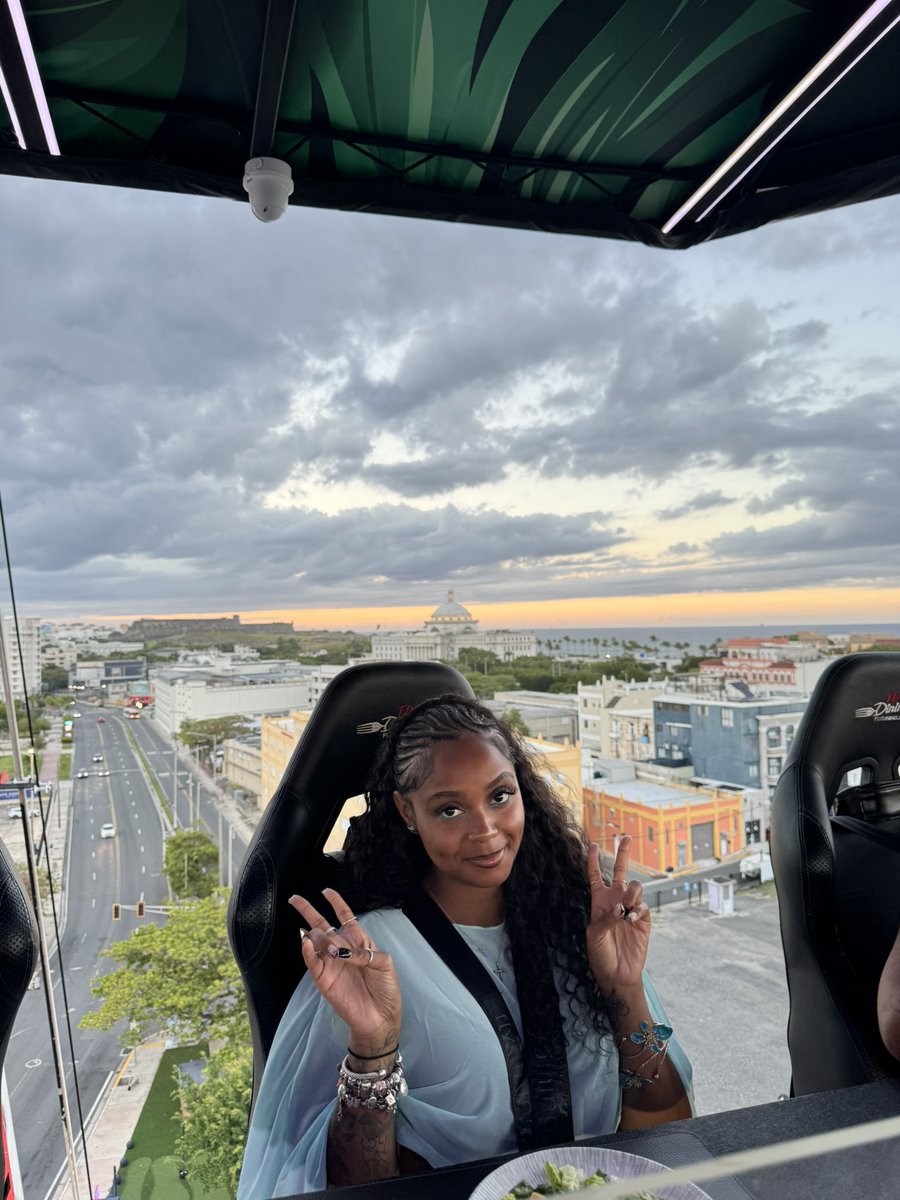 Dinner with a view 🥰