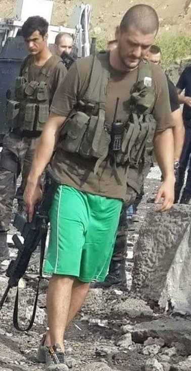TurkPolisiTC's tweet photo. "O gün istirahatliydim. Şırnak'ta polis kontrol noktasına bombalı araçla saldırı olduğunu duyar duymaz altımda şort, üstümde teçhizatla evden çıktım. Günlerce o halimle hainlerin peşine düştüm. Şehadete yürüdüm ve amacıma ulaştım. Ben Şehit Komiser Umut Tunçay. Özel Harekattan!" https://t.co/3QW9UIoEoB