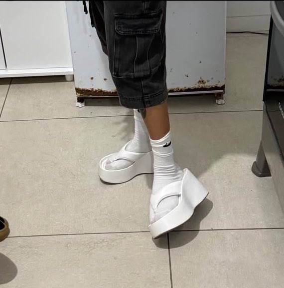 ronqs's tweet image. amei