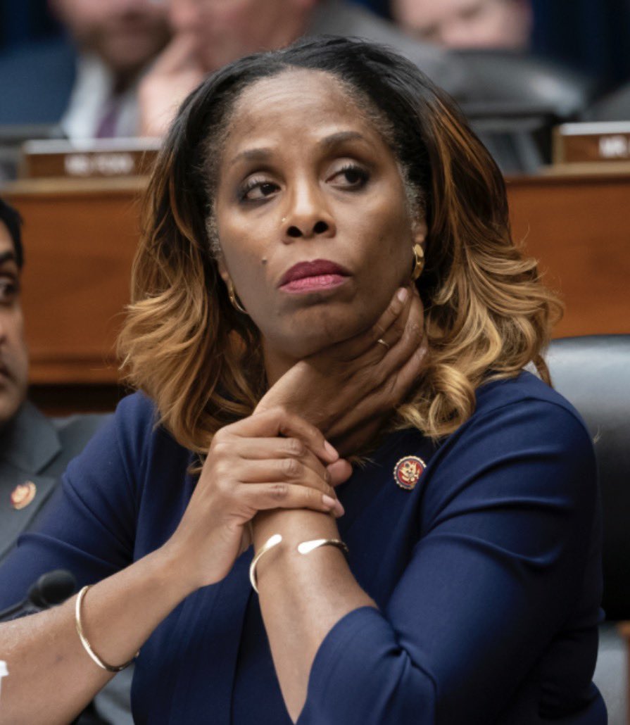 Badhombre's tweet image. BREAKING: Stacey Plaskett received detailed instructions on how to reach her August 18, 2014 appointment with Jeffrey Epstein on Little Saint James.

In an email, Little Saint James barge captain Ann Rodriguez writes that she sent Plaskett instructions to report to the Saint…