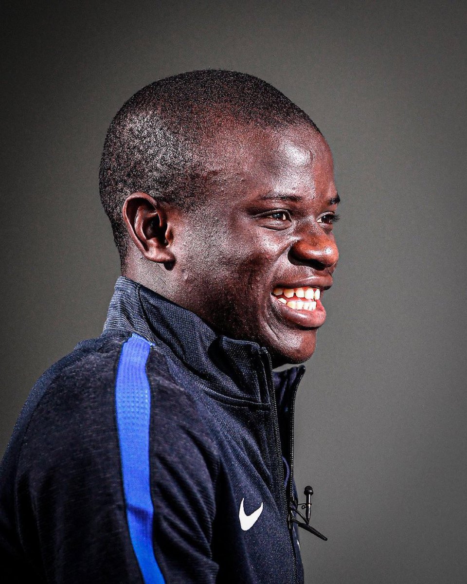 FabrizioRomano's tweet image. 🚨💣 Fenerbahçe and Al Ittihad are now in advanced talks for double deal: N’Golo Kanté to Fenerbahçe, En Nesyri to Al Ittihad!

As revealed, Al Ittihad consider En Nesyri if Karim Benzema leaves. 🟡⚫️

Kanté to Fenerbahçe, now at final stages. 🔵🟡