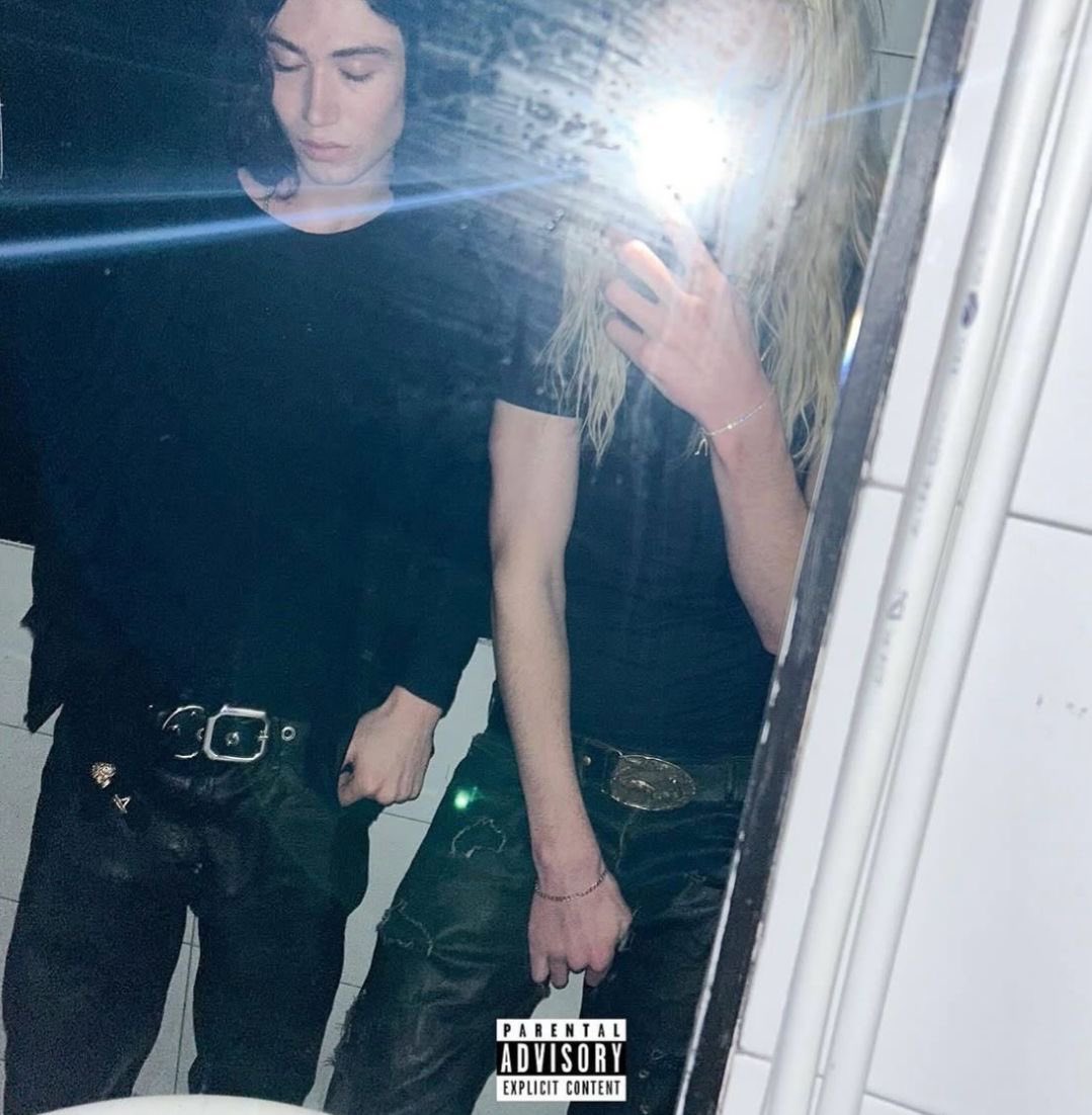 kisshollis's tweet image. ‘Left to Right’ by Rommulas &amp;amp; 2hollis wins the #GRAMMYs  award for Best Pop Duo/Group Performance.