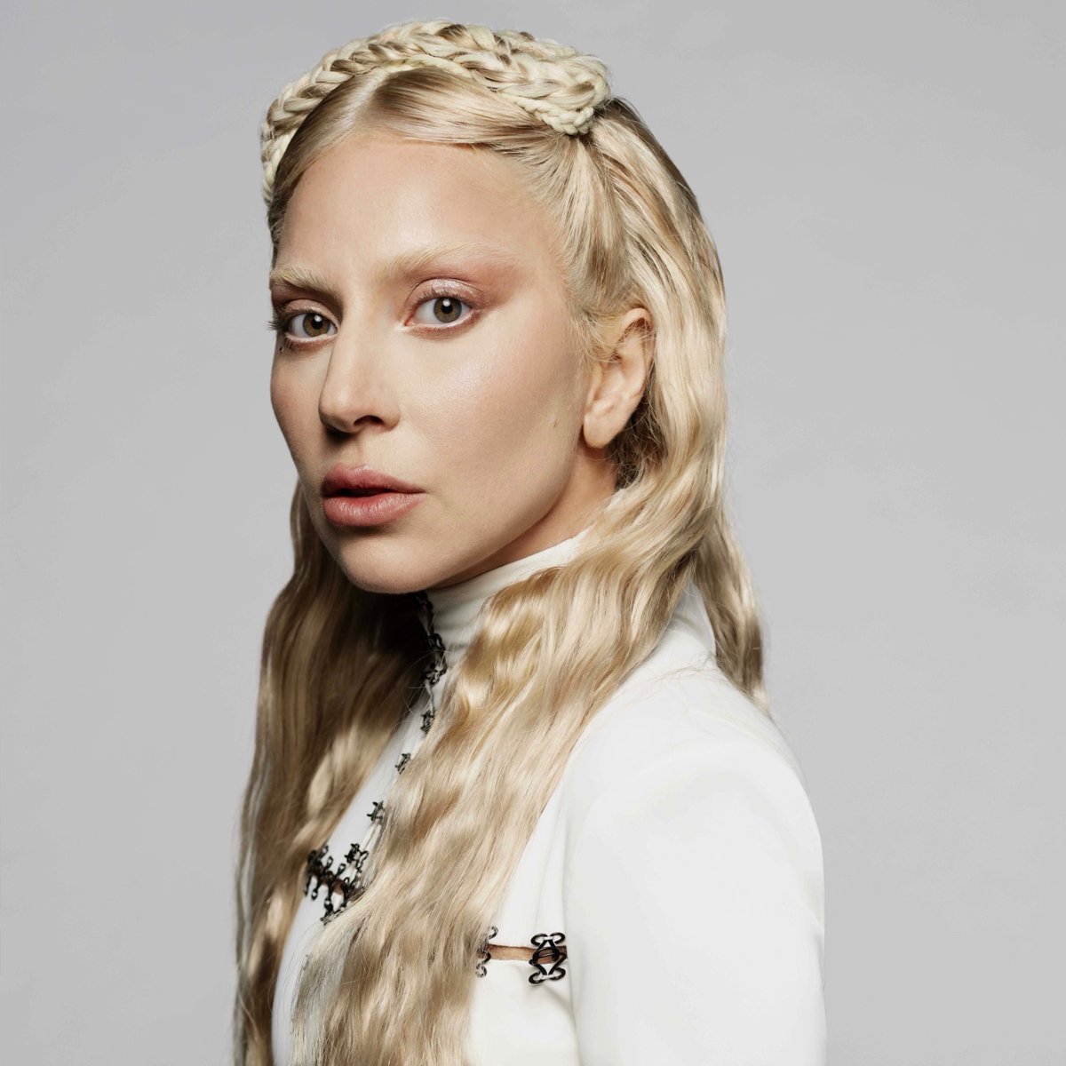 chartdata's tweet image. Lady Gaga is now a 15x #GRAMMYs winner.