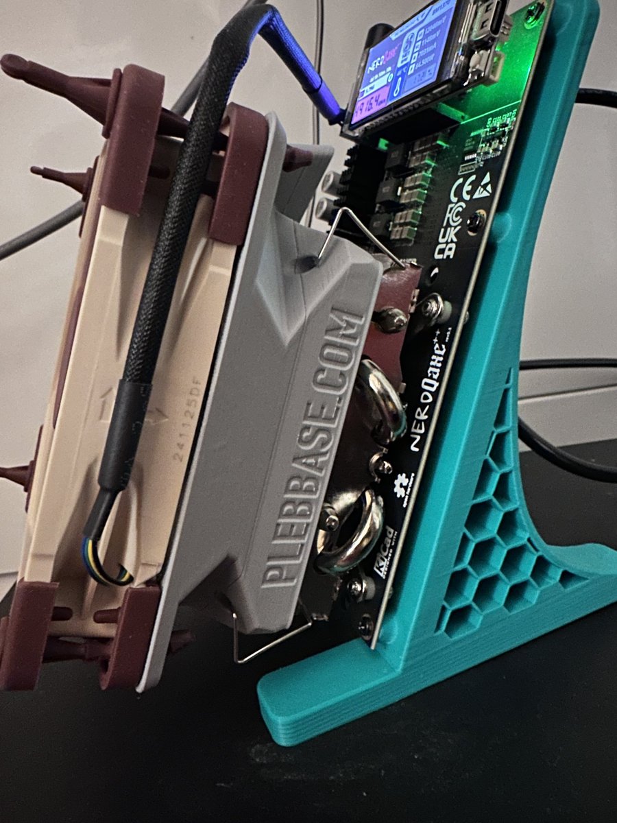 galechus tweet media