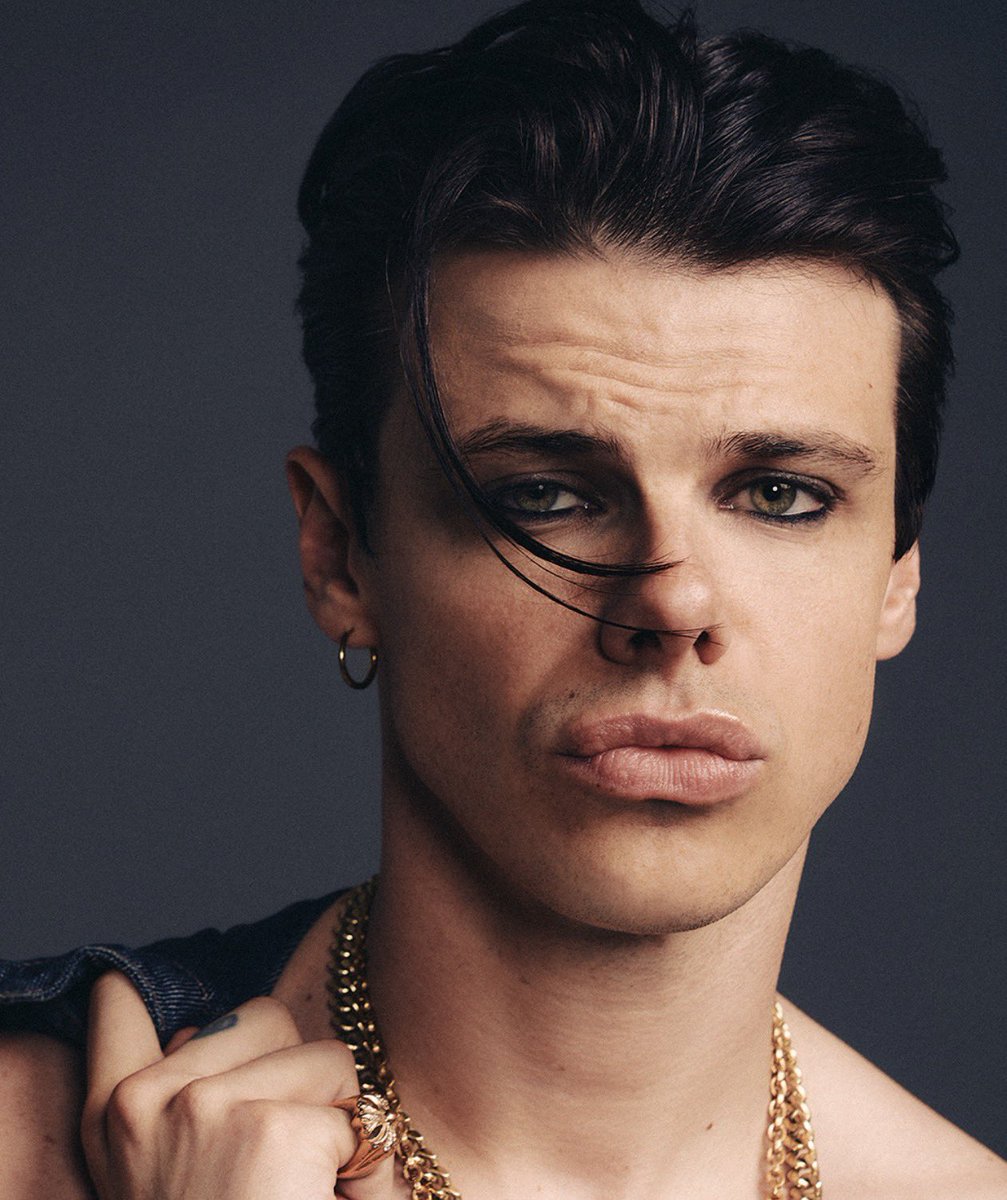 PopBase's tweet image. Yungblud is now a #GRAMMYs winner.