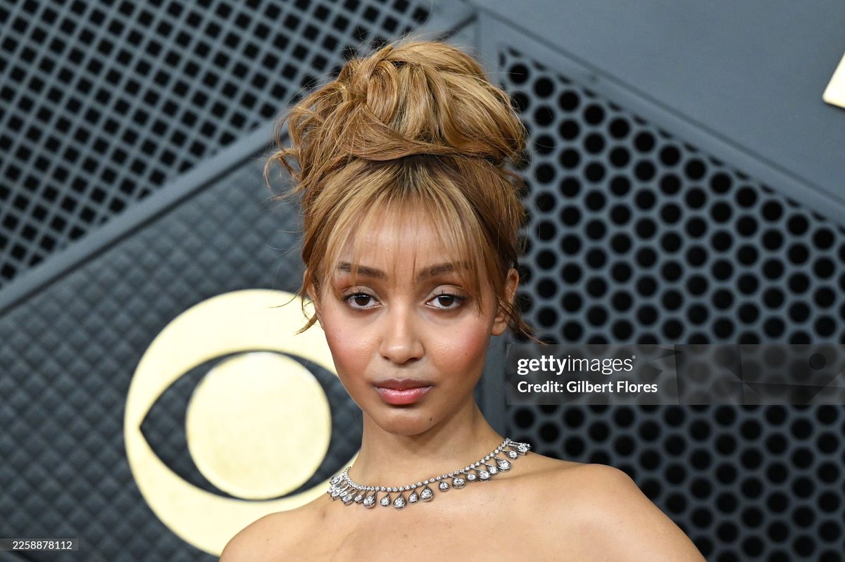 THE QUEEN OF ENGLAND