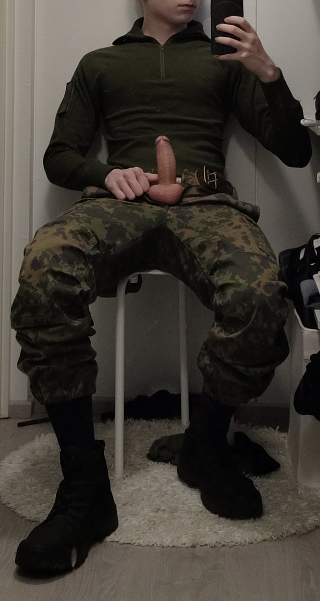 Happy birthday to my porn career 😈 4 years ago i started showing my cock to the whole internet🍆
.
.
.
.
.
.
#chudai #armytwink #armyporn #suomiporno #inttiporno #bigdick #porn #unifromporn #unifromfetish #armyfetish #militaryporn