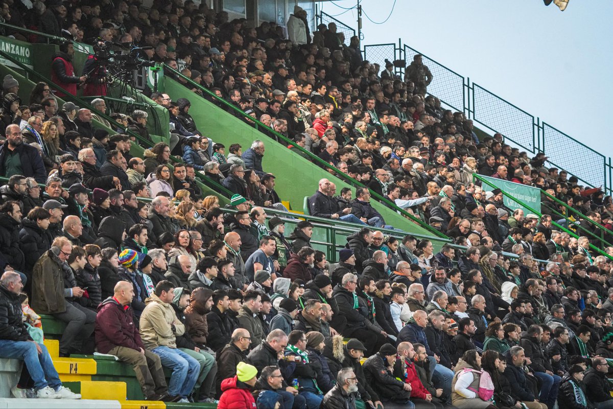 CPCacerenoSAD's tweet photo. 🤗 ¡Muchas gracias a los 3️⃣0️⃣4️⃣7️⃣ espectadores que han ido hoy al #CacereñoBaraka, pese al aguacero que ha caído! 💚

📸 @fotografiasvp_ 

#EligeCreer #LaOrdenDelDecano
#AúpaCPC https://t.co/COvzJJcHp0