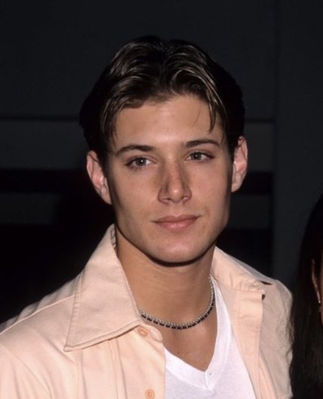 jjckles's tweet image. 90s jensen ackles is everything