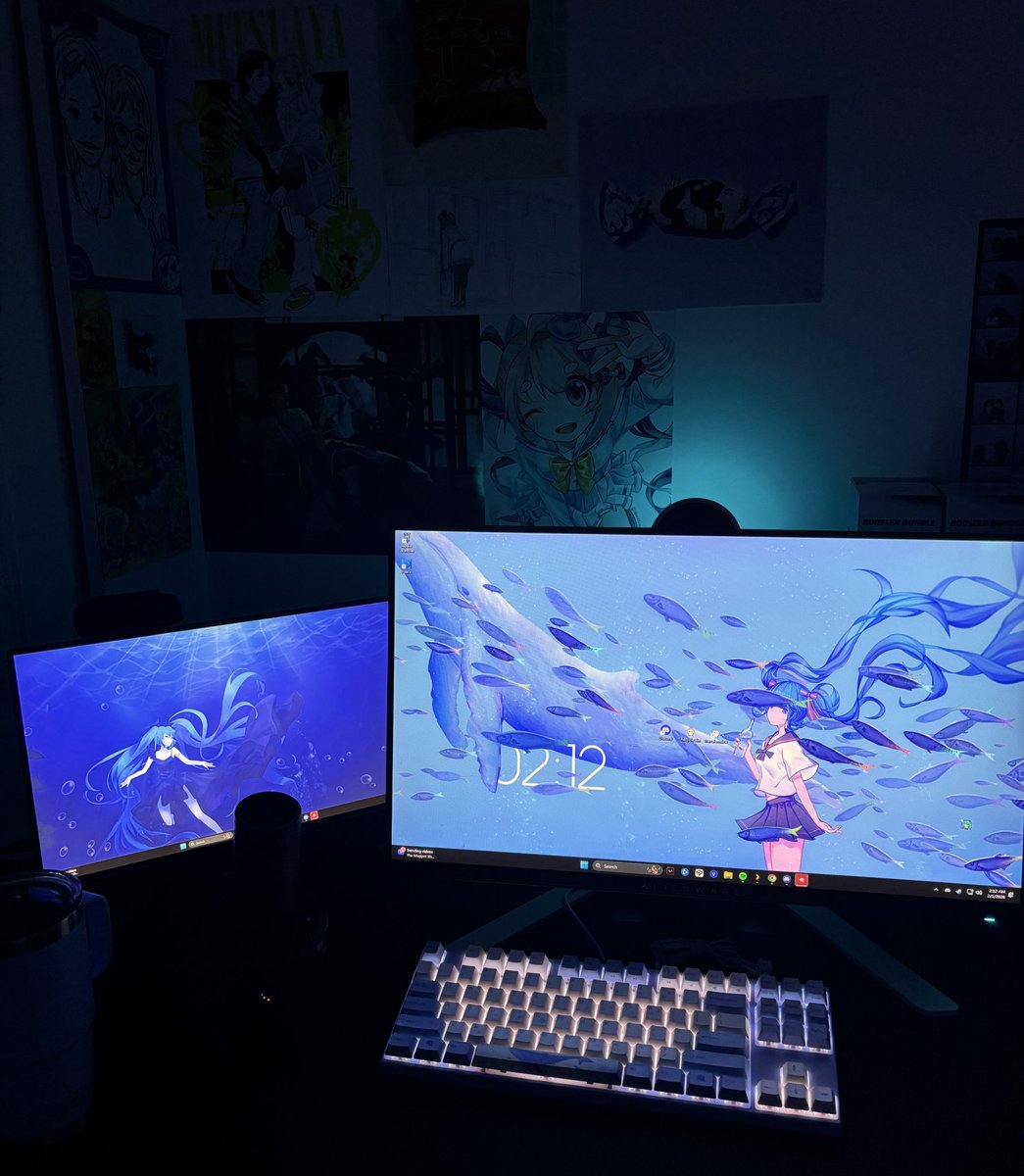 connnibon's tweet image. my setup! (yeah .. i fixed my monitor…)