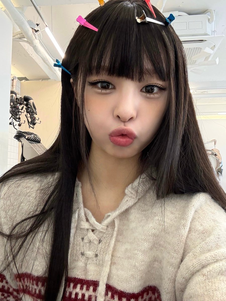 FAN_ATHEART_FR's tweet photo. ✦⸝⸝ 2GATHR - 01.02.26

#NAHYUN : Behind du chat 🐈‍⬛🐾

🪻› #나현 #AtHeart #앳하트 https://t.co/y0CsjsWB8h