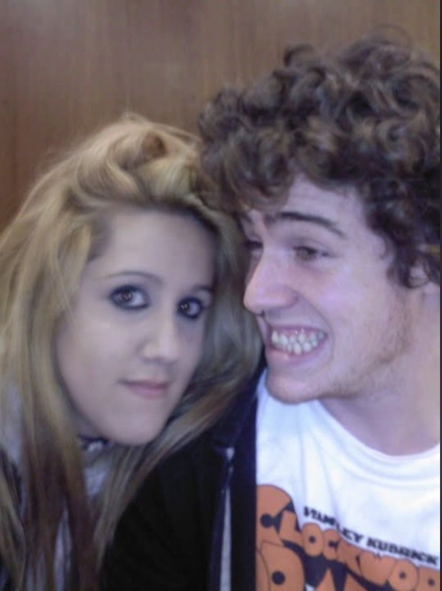 paulalopezotero's tweet photo. 17 años contigo… qué suerte la mía 💖 desde 2009, desde los 17 años. Para siempre dp. Feliz aniversario, hoy cumplo a tu lado los mismos años que tenía cuando te conocí. 💕🥹 te quiero! https://t.co/SuMG3yd20L