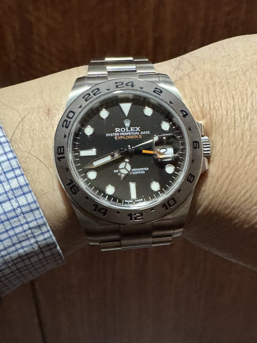 tokei_lover's tweet photo. おはようございます月曜日　2月2日ダブルエクツーの日はエクスプローラー2で出勤します

#rolex #rolexexplorerII 
#エクスプローラー2
#エクツーの日 https://t.co/OA05YIRGJD