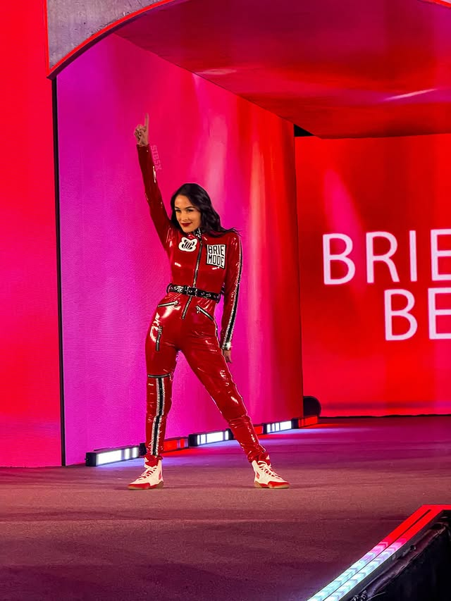 BRIZEEMODE's tweet image. Beautiful photos of Brie Bella from the #RoyalRumble 

📸: sib5x (IG)