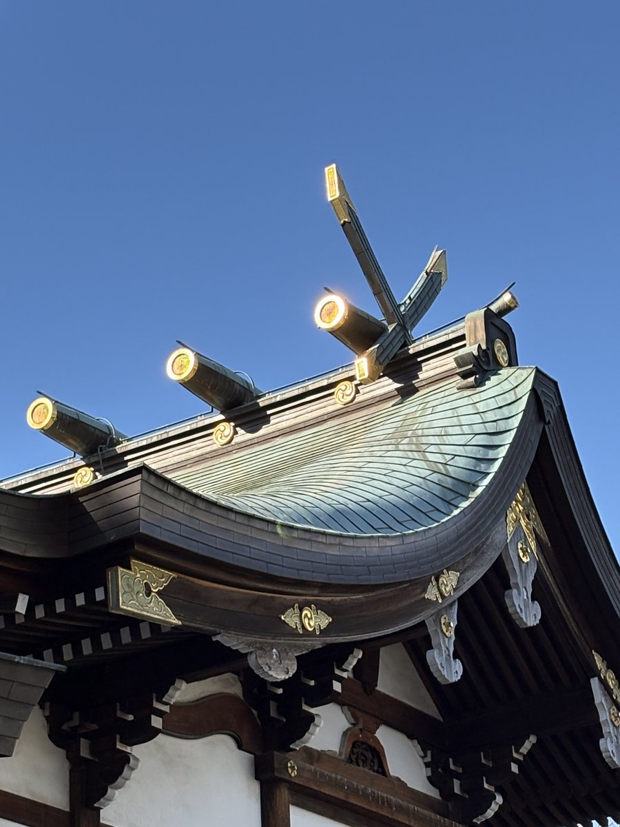 2月がスタート。昨日は月初ということで、恒例の朔日参り。1月は大きなトラブルもなく、家族が平穏無事に過ごせたことに感謝し、参拝させていただきました。平穏無事に日々を過ごせることが、最も強運だと思います。この習慣は本当に良いと感じます。私も皆様も、今月も平穏無事に過ごせますように🙏