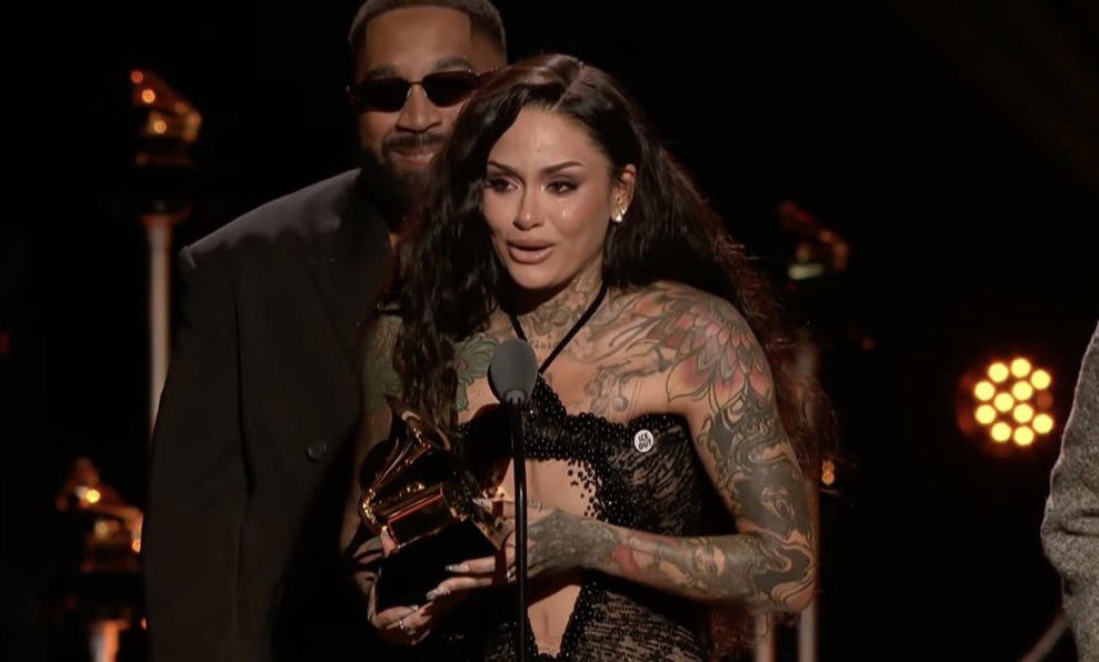 afrovibes01's tweet photo. F*ck ICE” 

— Kehlani accepting her very first #GRAMMYs     award. https://t.co/KhmHQkiaJM