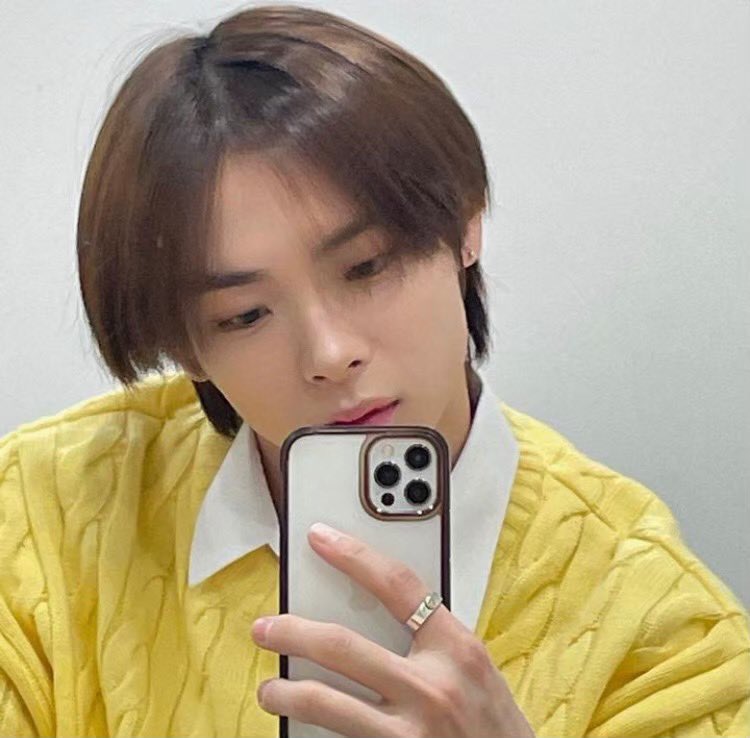 大悟くんの鏡で撮るセルカ本当に好きで😭 TO1期のと並べると