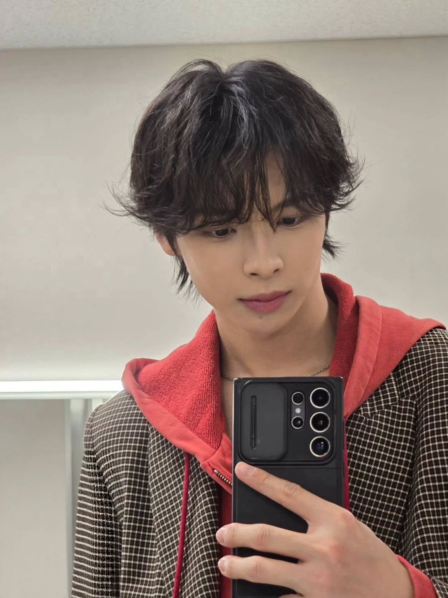 大悟くんの鏡で撮るセルカ本当に好きで😭 TO1期のと並べると